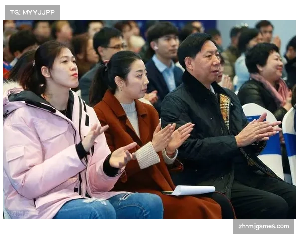 著名教练退休仪式举行，众多弟子重返道贺