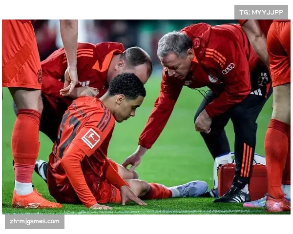 拜仁主帅孔帕尼更新戴维斯与穆西亚拉伤情