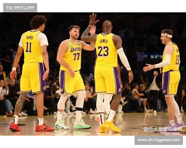 湖人太阳赛季第三次交锋，里夫斯出战成疑影响湖人后场